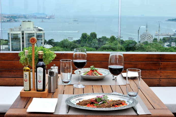 Imagen del bar/restaurante del Hotel HILTON PARKSA ISTANBUL. Foto 3