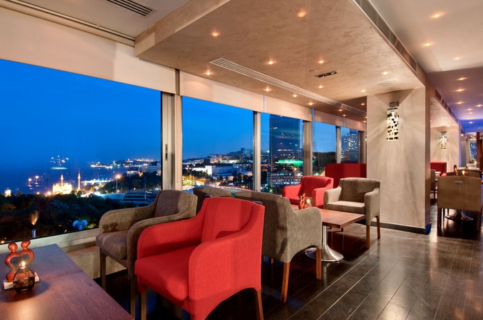 Imagen del bar/restaurante del Hotel HILTON PARKSA ISTANBUL. Foto 4