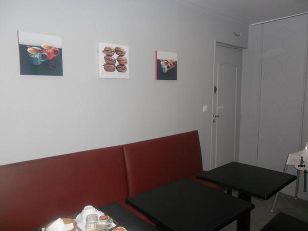 Imagen de la habitación del Hotel HIPOTEL PARIS MONTMARTRE GARE DU NORD. Foto 2