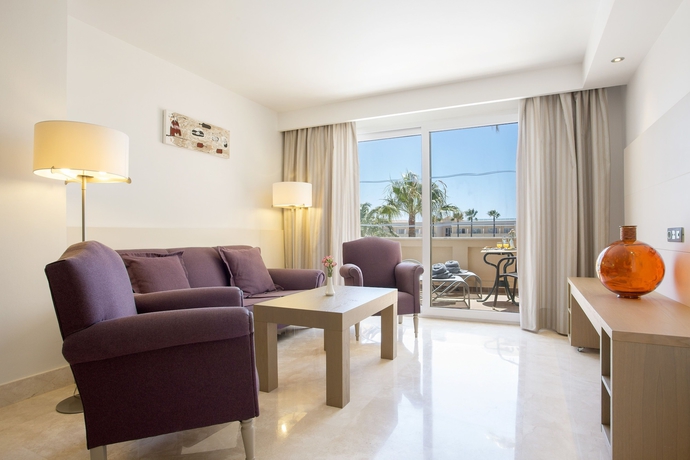 Imagen de la habitación del Hotel HIPOTELS PLAYA LA BARROSA. Foto 8