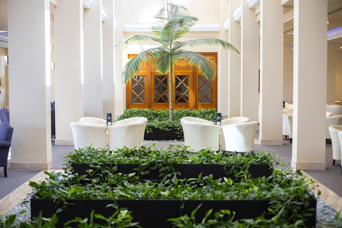 Imagen de los interiores del Hotel HIPOTELS PLAYA LA BARROSA. Foto 13