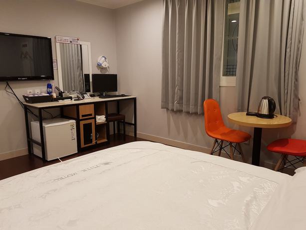 Imagen de la habitación del Hotel HITE. Foto 5