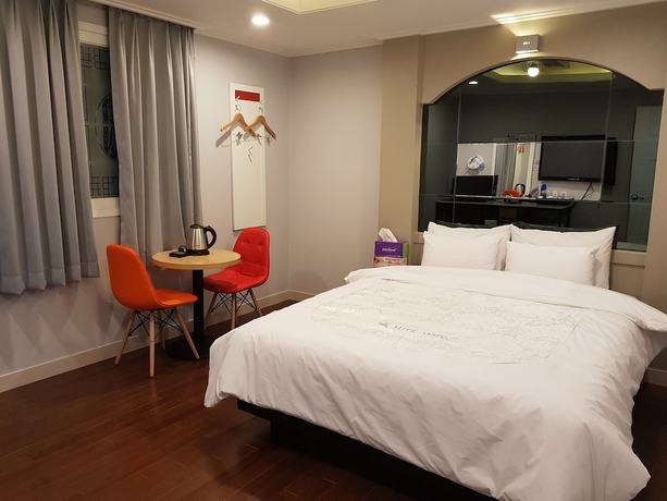 Imagen de la habitación del Hotel HITE. Foto 6