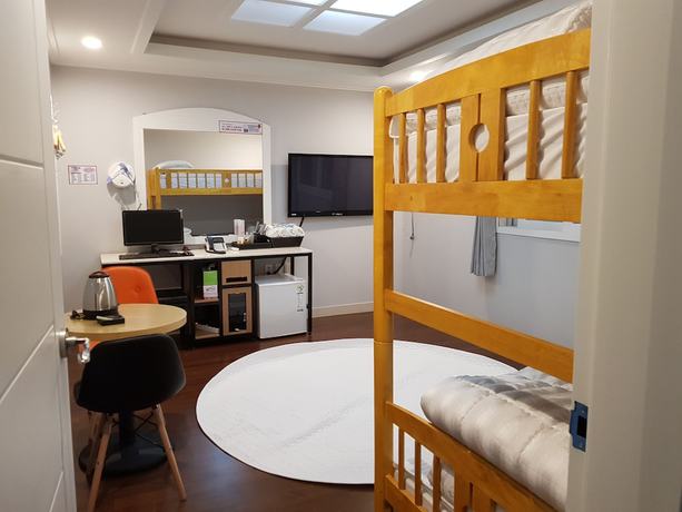 Imagen de la habitación del Hotel HITE. Foto 10