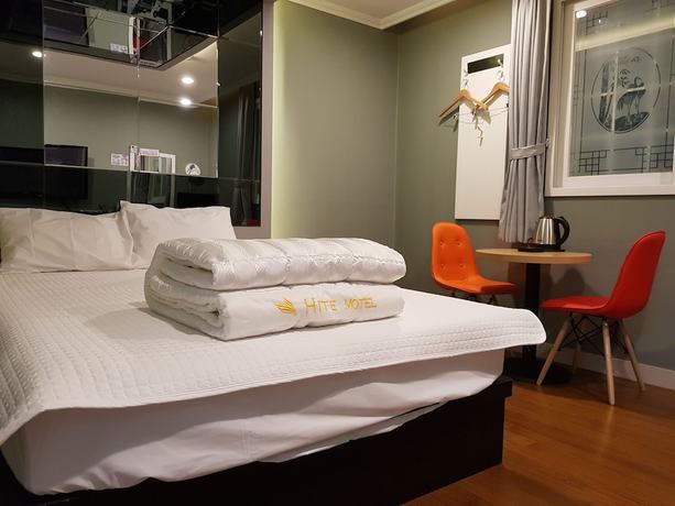 Imagen de la habitación del Hotel HITE. Foto 12