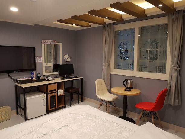 Imagen de la habitación del Hotel HITE. Foto 13