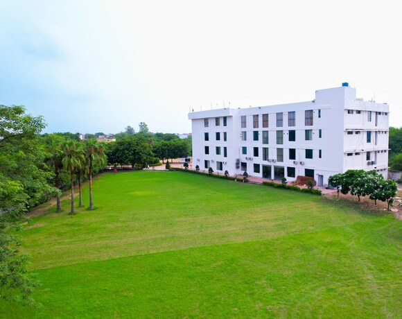 Imagen general del Hotel HITE Resort Greater Noida. Foto 3