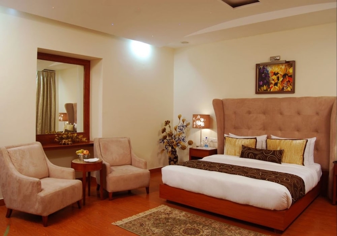 Imagen de la habitación del Hotel HK Clarks Inn, Amritsar. Foto 10