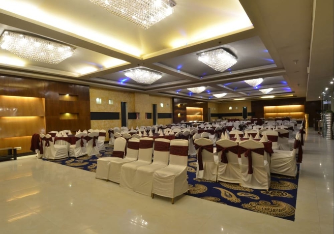 Imagen de los interiores del Hotel HK Clarks Inn, Amritsar. Foto 19