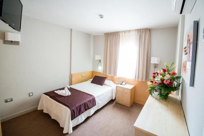 Imagen de la habitación del Hotel HL Sahara Playa. Foto 8