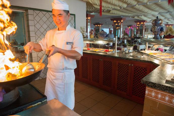 Imagen del bar/restaurante del Hotel HL Sahara Playa. Foto 4