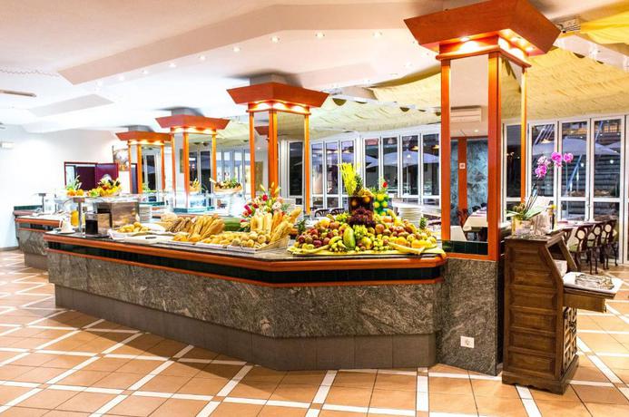 Imagen del bar/restaurante del Hotel HL Sahara Playa. Foto 5