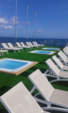 Imagen de la piscina del Hotel HL Suitehotel Playa del Inglés. Foto 30