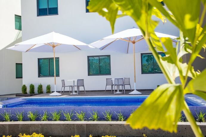 Imagen de la piscina del Hotel HM Express. Foto 16