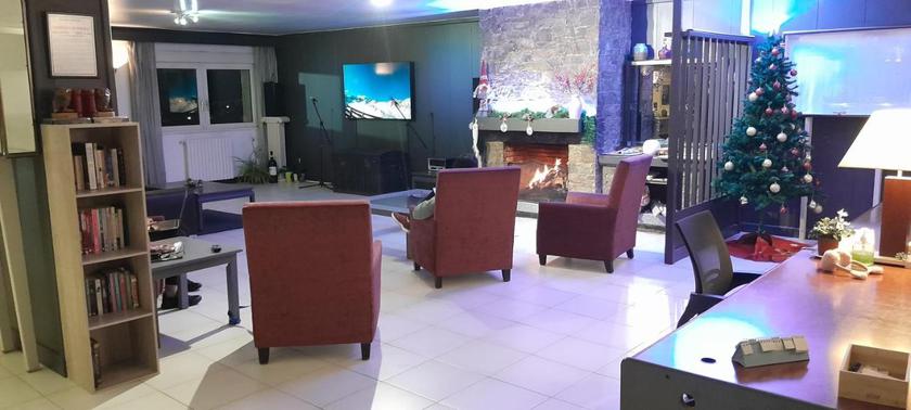 Imagen de los interiores del Hotel HMC K-ena. Foto 7