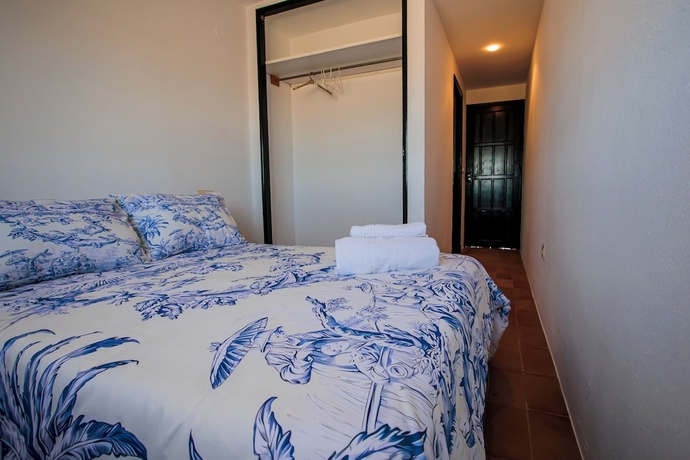 Imagen de la habitación del Hotel HN Romero 18. Foto 13