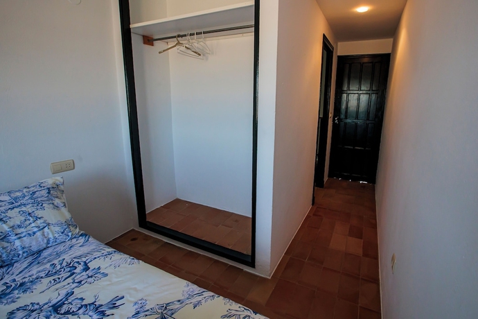 Imagen de la habitación del Hotel HN Romero 18. Foto 14
