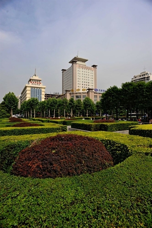 Imagen de los exteriores del Hotel HNA Downtown. Foto 9