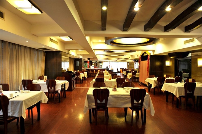 Imagen del bar/restaurante del Hotel HNA Downtown. Foto 4