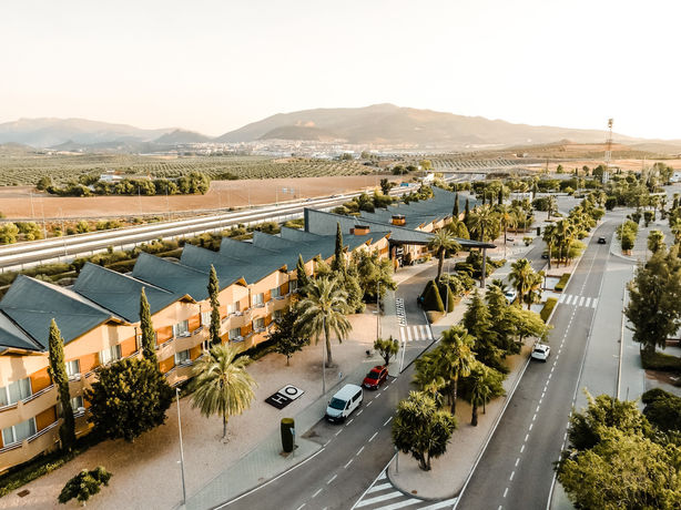 Imagen de los exteriores del Hotel HO Ciudad de Jaén. Foto 17