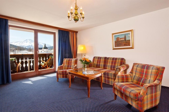 Imagen de los interiores del Hotel HOCHEDER. Foto 13