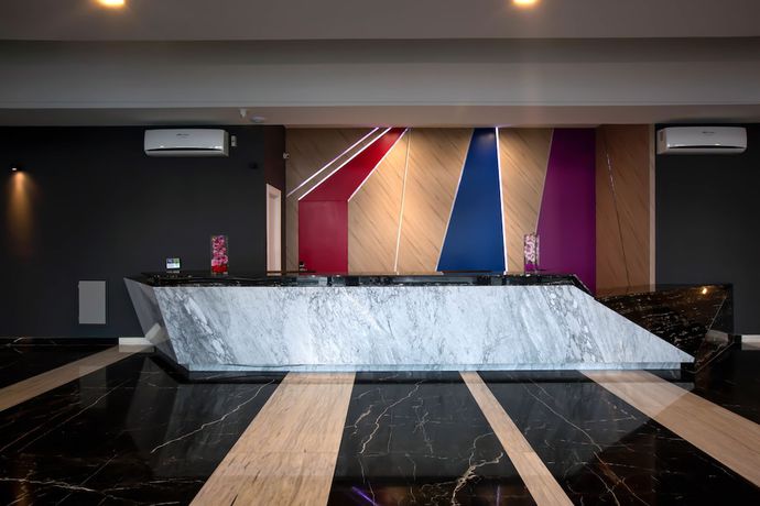 Imagen de los interiores del Hotel HOH. Foto 13