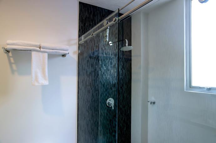 Imagen de la habitación del Hotel HOH. Foto 6