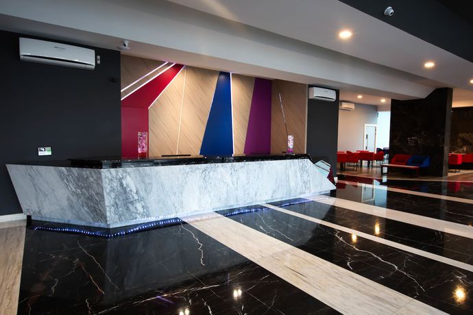 Imagen de los interiores del Hotel HOH. Foto 15