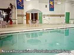 Imagen de la piscina del Hotel HOLIDAY INN AT THE FALLS. Foto 5