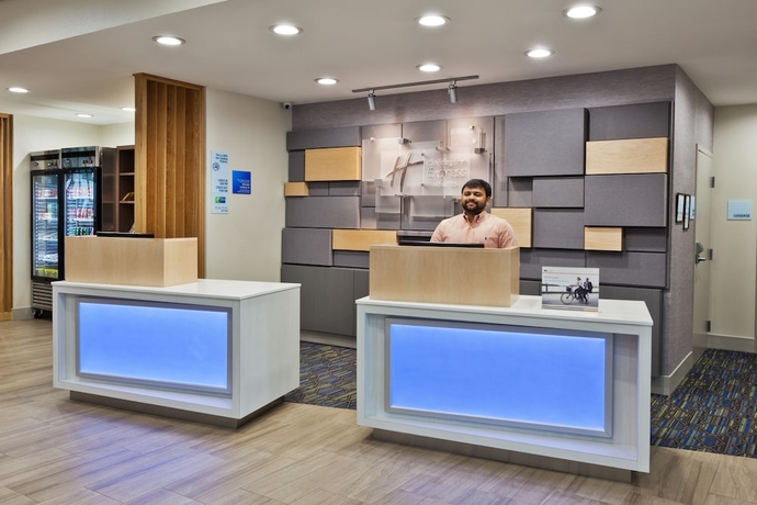 Imagen de los interiores del Hotel HOLIDAY INN EXPRESS AND SUITES CARTERSVILLE. Foto 17