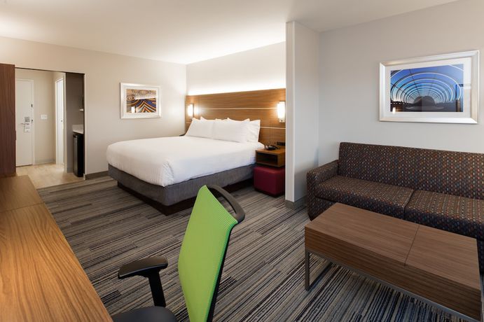 Imagen de la habitación del Hotel HOLIDAY INN EXPRESS AND SUITES EAST PEORIA - RIVER. Foto 11