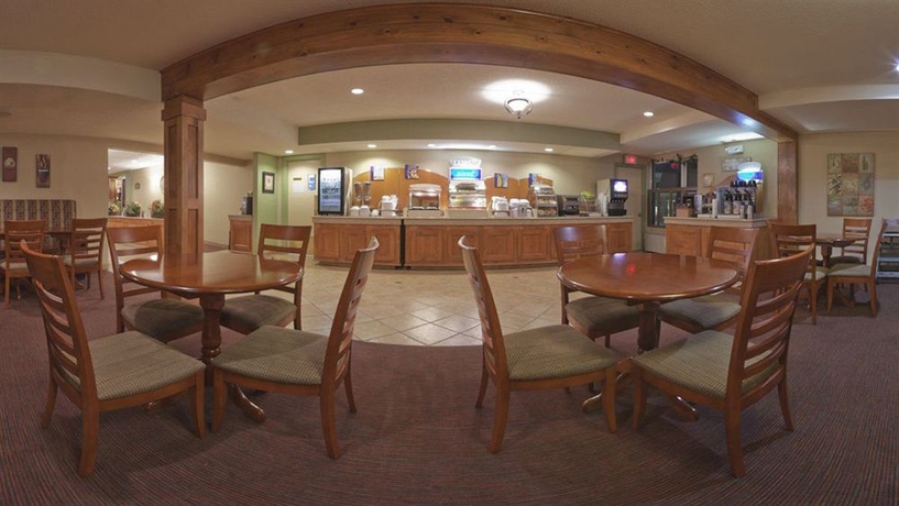 Imagen del bar/restaurante del Hotel HOLIDAY INN EXPRESS CHARLOTTETOWN. Foto 3