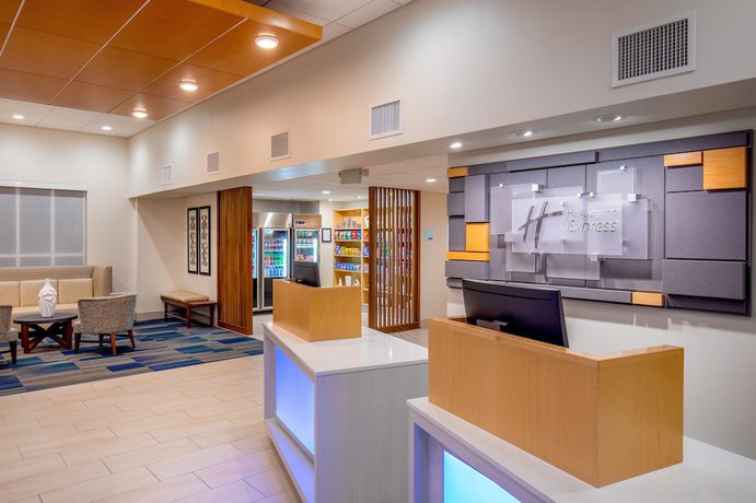 Imagen de los interiores del Hotel HOLIDAY INN EXPRESS CHESAPEAKE NORFOLK. Foto 17