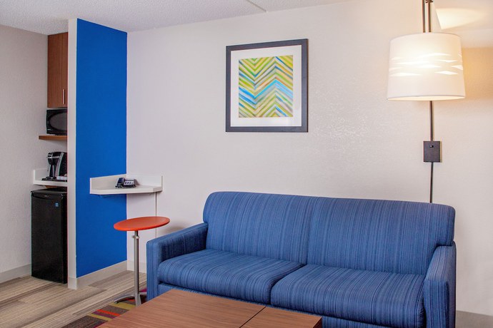 Imagen de la habitación del Hotel HOLIDAY INN EXPRESS CHESAPEAKE NORFOLK. Foto 16