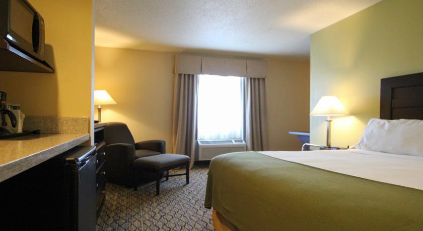 Imagen de la habitación del Hotel HOLIDAY INN EXPRESS CHICAGO-LIBERTYVILLE. Foto 12