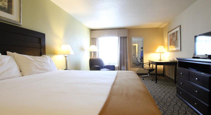 Imagen de la habitación del Hotel HOLIDAY INN EXPRESS CHICAGO-LIBERTYVILLE. Foto 14