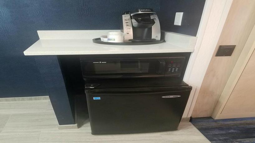 Imagen general del Hotel HOLIDAY INN EXPRESS WILLIAMSBURG BUSCH GARDENS AREA. Foto 2