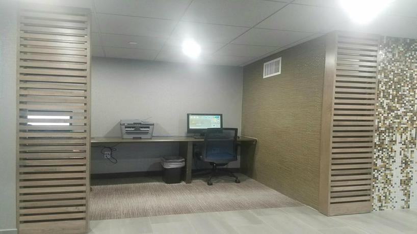 Imagen general del Hotel HOLIDAY INN EXPRESS WILLIAMSBURG BUSCH GARDENS AREA. Foto 8