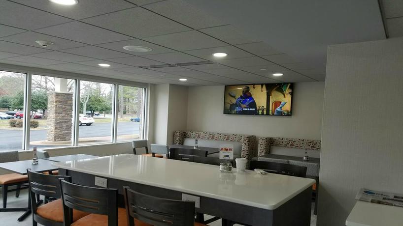 Imagen general del Hotel HOLIDAY INN EXPRESS WILLIAMSBURG BUSCH GARDENS AREA. Foto 11
