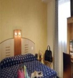 Imagen general del Hotel HOLIDAY INN GARDEN COURT CANNES-LE CANNET. Foto 3