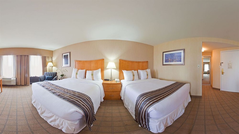 Imagen de la habitación del Hotel HOLIDAY INN HOTEL & SUITES. Foto 6