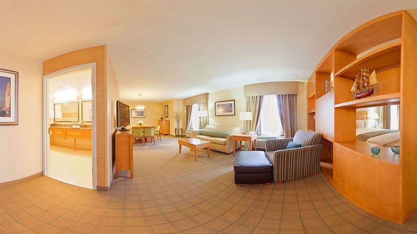 Imagen de los interiores del Hotel HOLIDAY INN HOTEL & SUITES. Foto 15