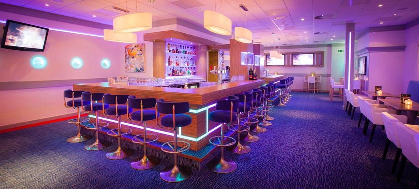 Imagen del bar/restaurante del Hotel HOLIDAY INN LEIDEN. Foto 5