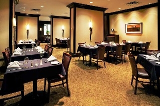 Imagen del bar/restaurante del Hotel HOLIDAY INN & SUITES OTTAWA. Foto 4