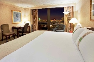 Imagen de la habitación del Hotel HOLIDAY INN & SUITES OTTAWA. Foto 9