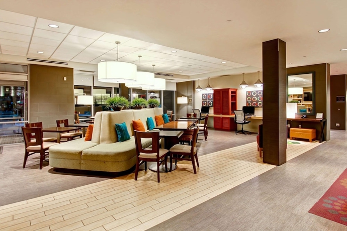 Imagen de los interiores del Hotel HOME2 SUITES WEST EDMONTON. Foto 15
