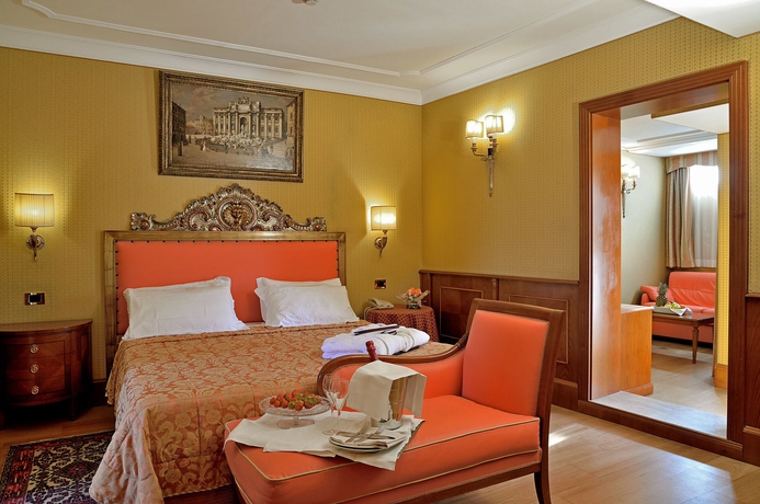 Imagen de la habitación del Hotel HOMS. Foto 12