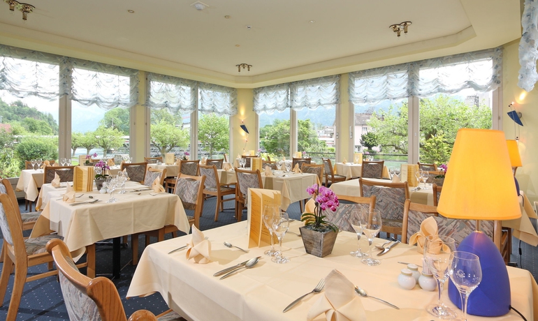 Imagen del bar/restaurante del Hotel HOP Apartments and Suites. Foto 2