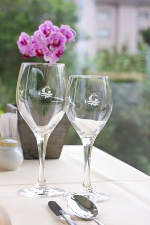 Imagen del bar/restaurante del Hotel HOP Apartments and Suites. Foto 4