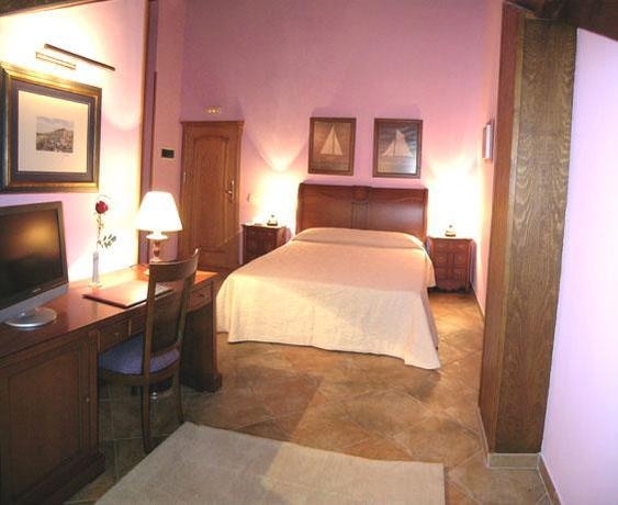 Imagen de la habitación del Hotel HOSPEDERIA VILLAESCUSA. Foto 4